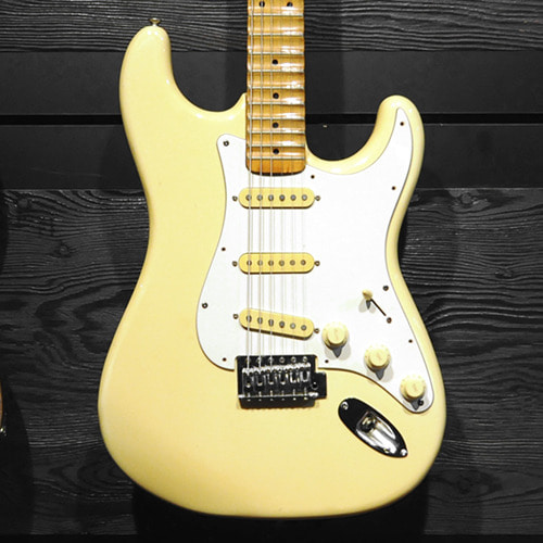 [중고] Fender Japan ST72 Mod